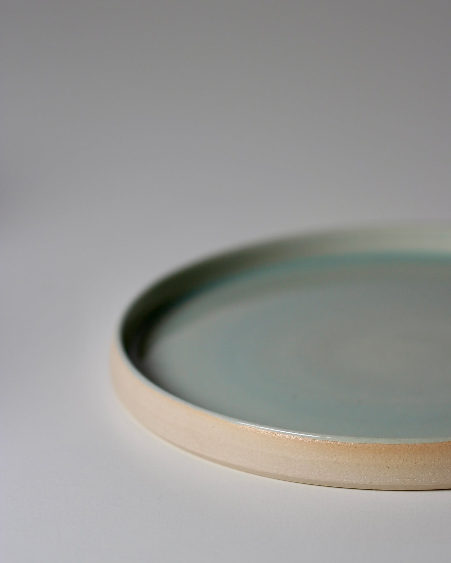 Rimmed Plate, Sky Mist